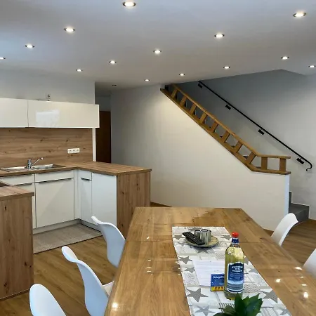 Апартаменты Doppelhaushaelfte Zugspitzblick Mit Privatem Garten Гармиш-Партенкирхен