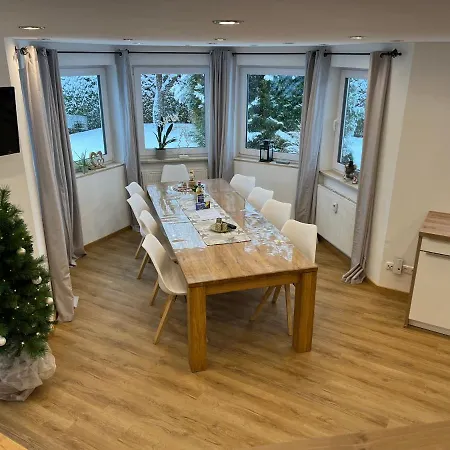 Апартаменты Doppelhaushaelfte Zugspitzblick Mit Privatem Garten *