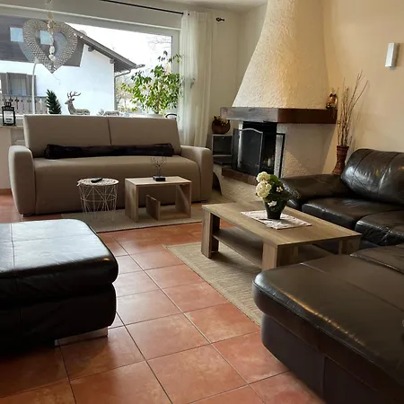 Doppelhaushaelfte Zugspitzblick Mit Privatem Garten Апартаменты