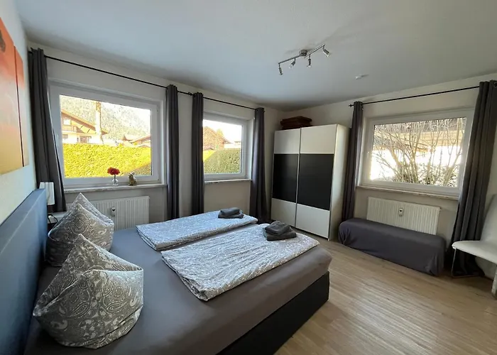 Apartment Doppelhaushaelfte Zugspitzblick Mit Privatem Garten *