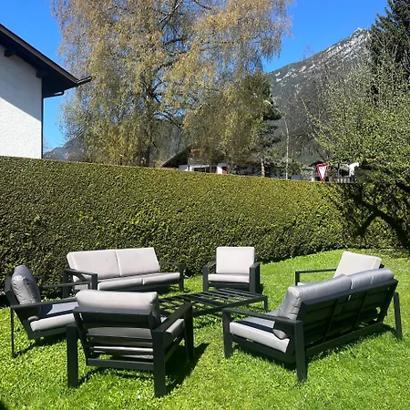 Doppelhaushaelfte Zugspitzblick Mit Privatem Garten Апартаменты *
